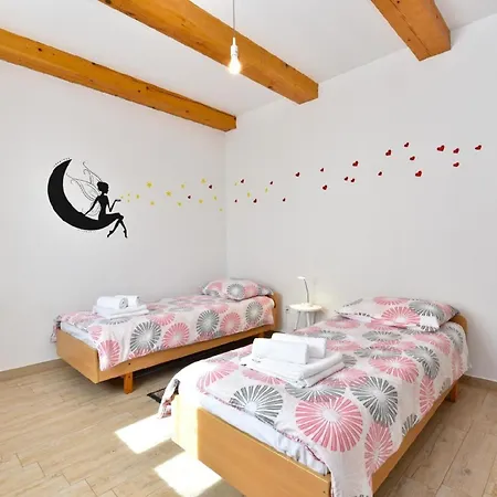 Fuer 5 Personen Ca 66 Qm In Krsanci, Istrien Binnenland Von Istrien Holiday home Pifari